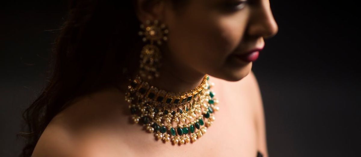 Timeless Elegance: How to Style an Elegant Necklace for Any Occasion