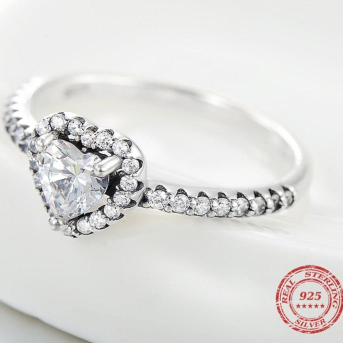 Exquisite Vintage Heart CZ Ring